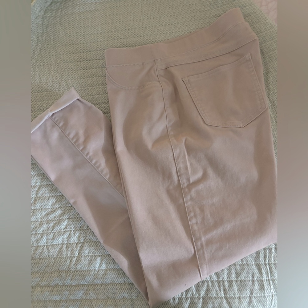 Ladies pull on stretch jeans sz L